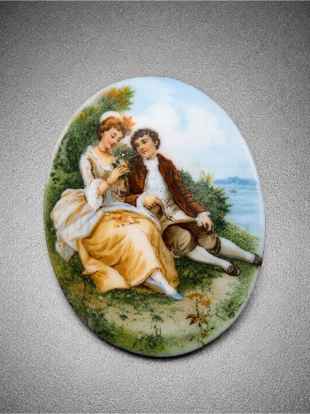Vintage Fragonard Porcelain brooch #p10